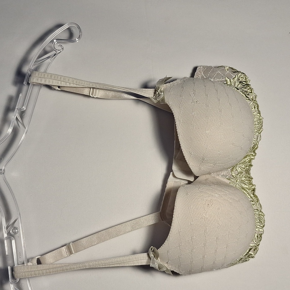 Aubade Cream and Green Lace Bra Flawed